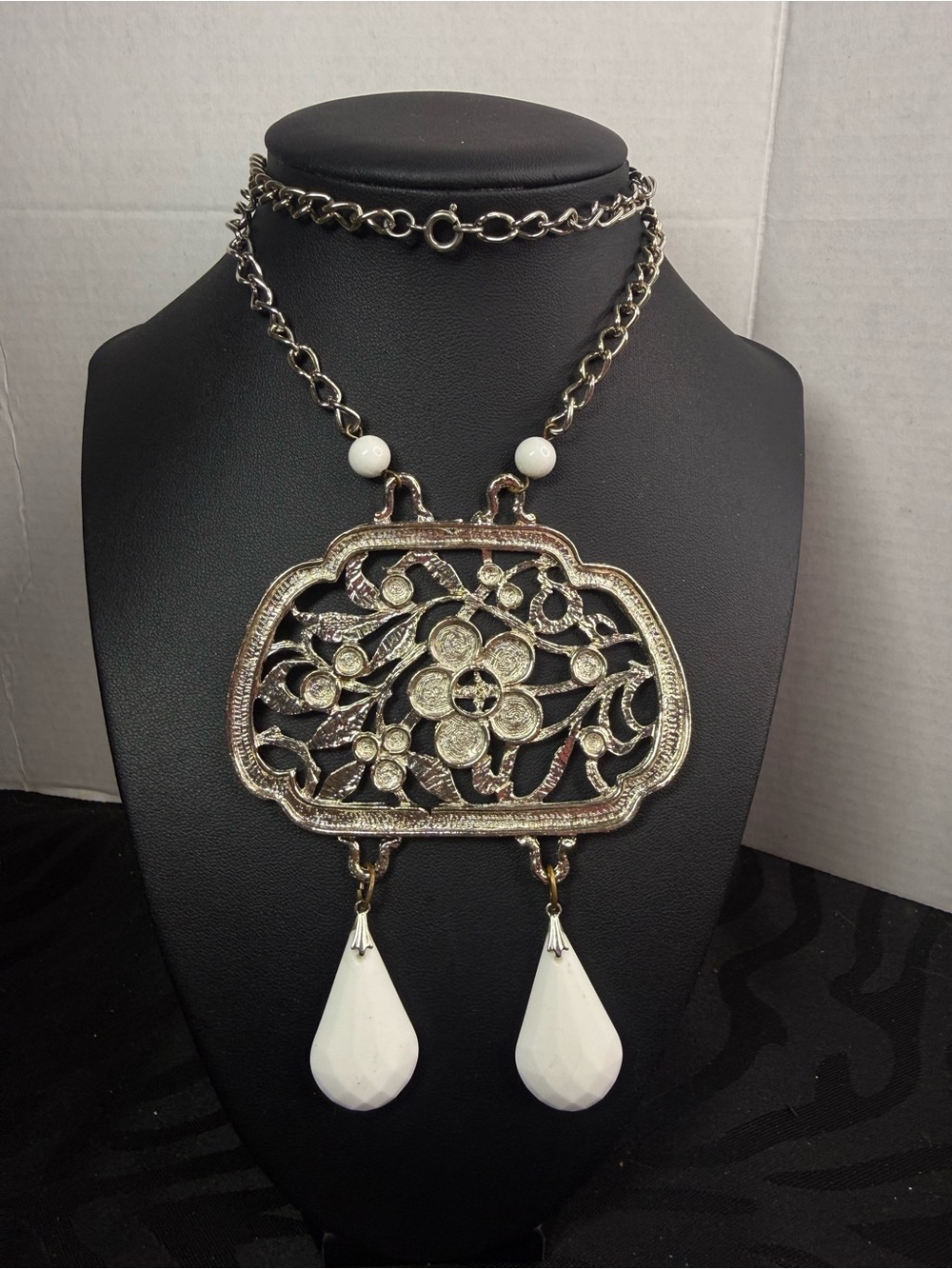 Vintage Silver-Tone Floral Filigree Necklace with White Teardrop Pendants